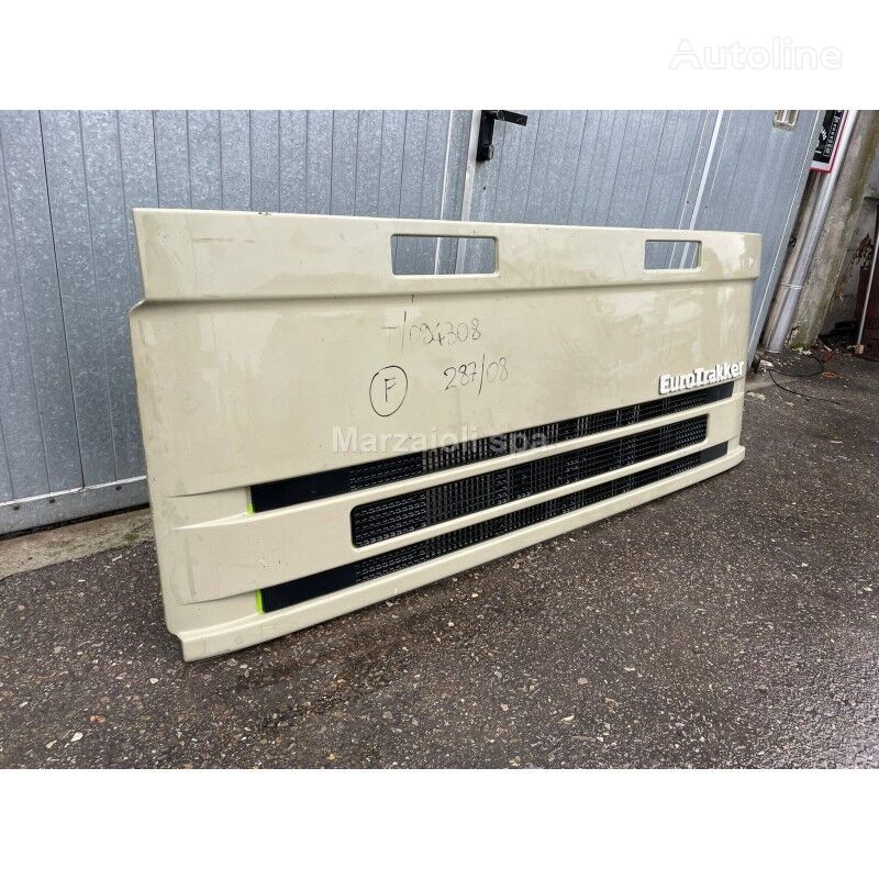 gril radiator 8143892 untuk truk IVECO EUROTRAKKER