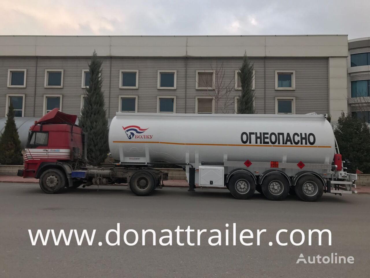 semi-trailer tangki bahan bakar Donat Heavy Duty Fuel Tank Semitrailer baru