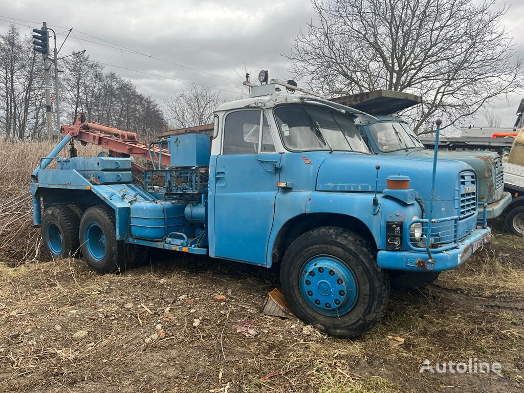 truk penderek Tatra 148