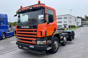 truk sasis Scania 420 8x4